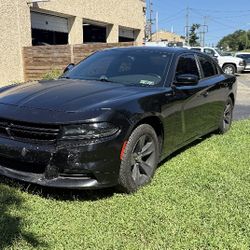 2015 Dodge Charger · SXT Sedan 4D