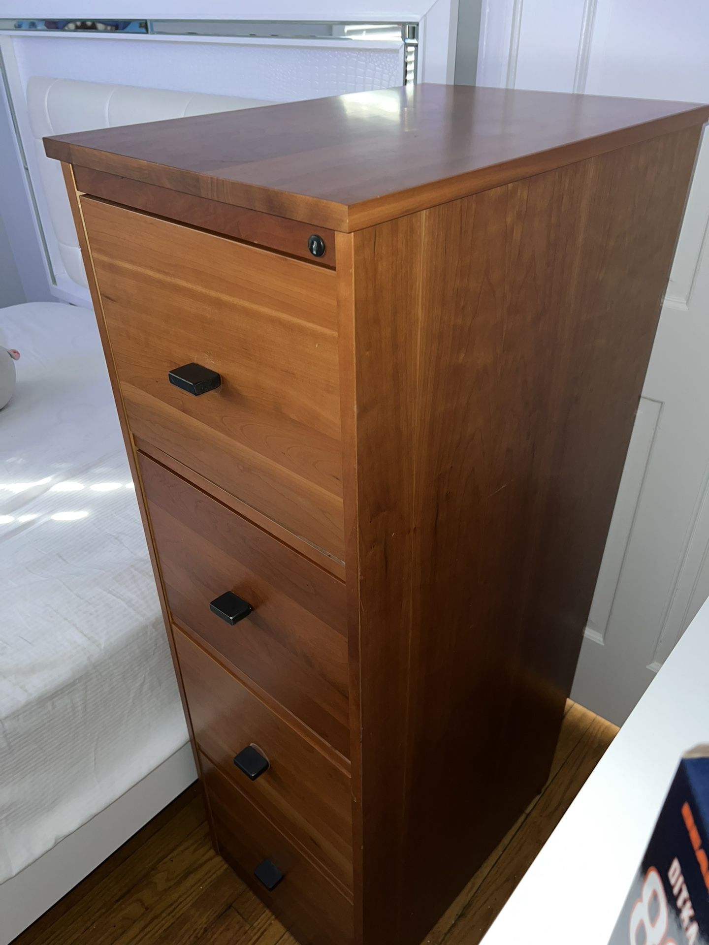 Dresser / Office / Cabinets