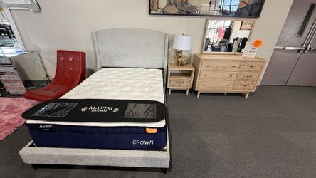 4 PCFULL BEDROOM SET CLEARANCE FREE MATTRESS