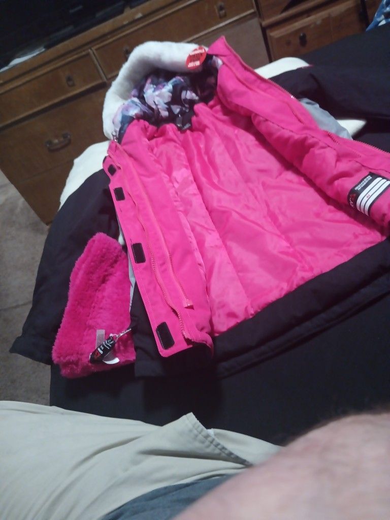 Girls New Coat, Never Used. Size 7/8 For Girls Ages 7-8 Brand, Gerry Foux Fur.