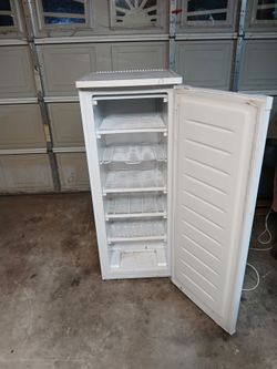 Upright freezer