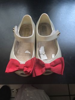 Mini Melissa’s size 6