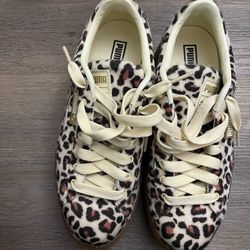 Cheetah Print Pumas Size 6