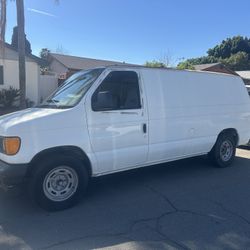2005 Ford E-150