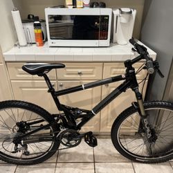 CANNONDALE JEKYLL 600 -SHOWROOM COND