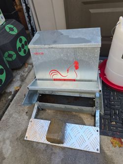 Chicken feeder 40lbs