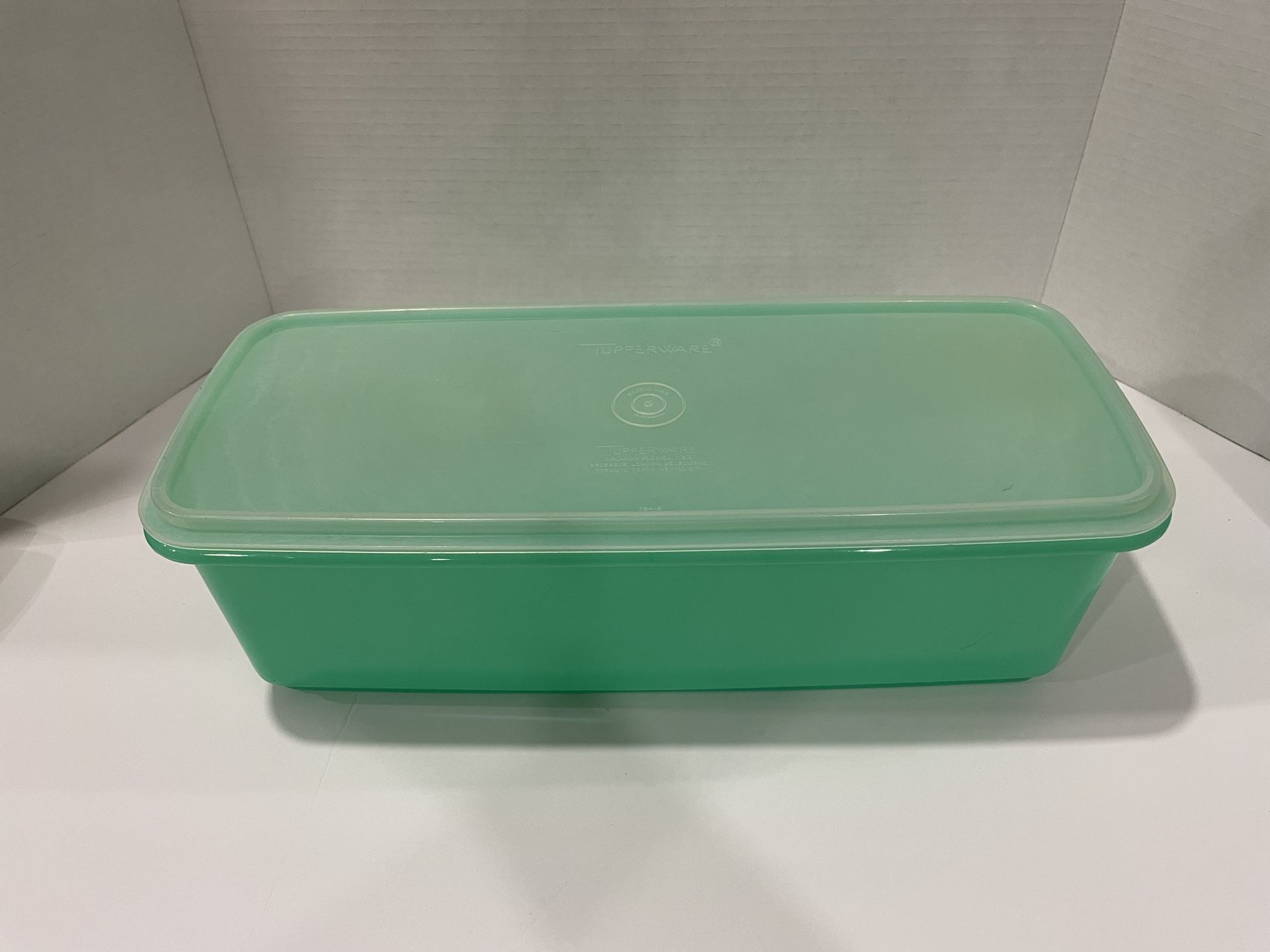 Vintage Tupperware Bread Keeper Bread Box Storage Container