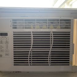 GE Window Unit Air conditioner