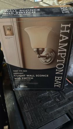 Hampton 1 Light Wall Light With Switch 