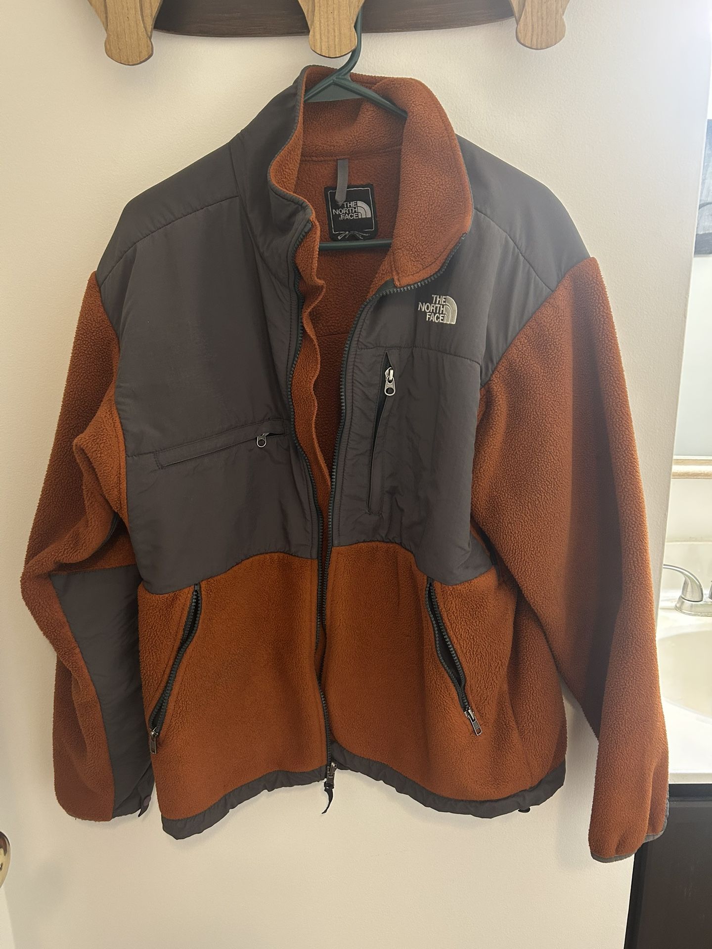 Men’s North Face Denali Jacket Size Medium
