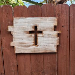 Pallet Cross Decoration