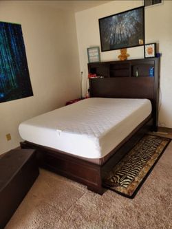 Full-size Bedframe Books shelf Headboard