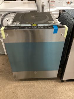 GE 24 in Top Control Built in Dishwasher with Third Rack, Dry Boost and Auto Sense Cycle New Scratch and Dent