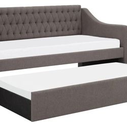 Bed: Daphne Daybed With Trundle