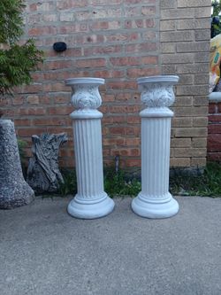 Set Of Two Pieces indoor/ Outdoor Pedestal Planter