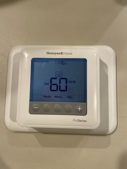 Honeywell T4 Pro Series Thermostat w/ Mount