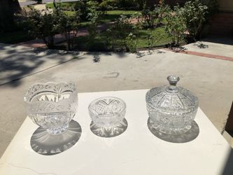 Crystal Bolts and Vase . All together $5 or $1 each.