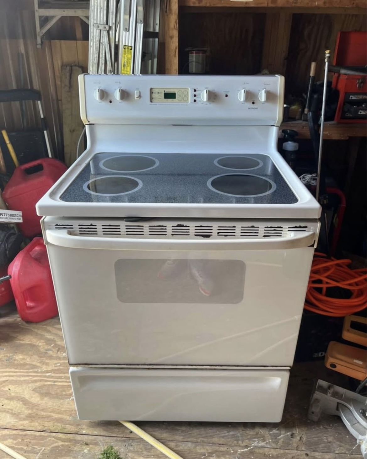 Electric Hotpoint stove