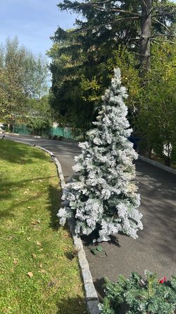 7.5 foot 1150 radian led light christmas tree