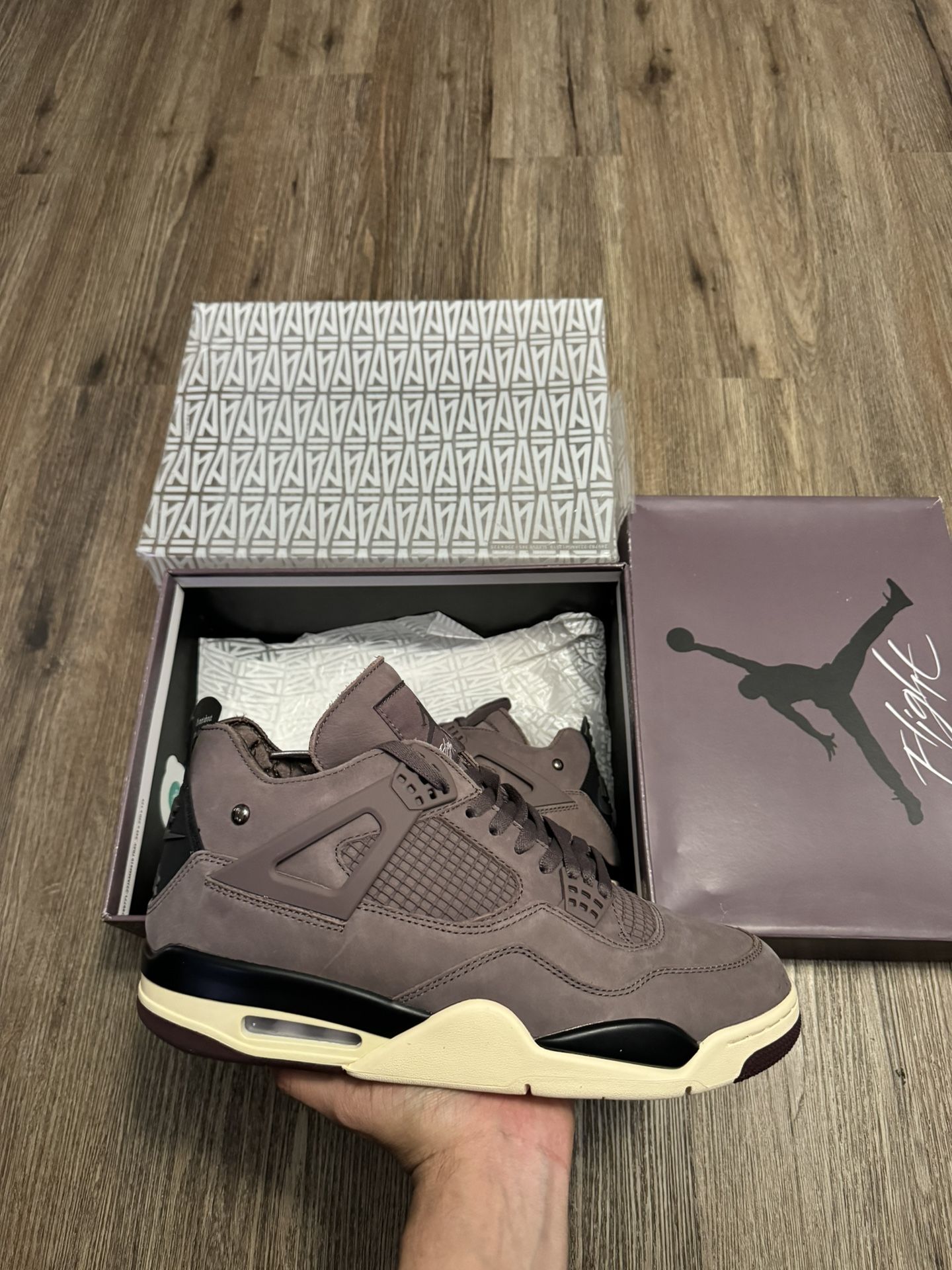 Jordan 4 Maniere Violet Ore