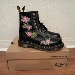 Dr Martens Multiple Sizes Women's 7 + 8 + 10