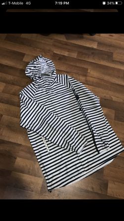 Diamond supply rain shell