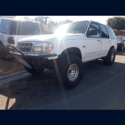 1997 Ford Explorer V8 