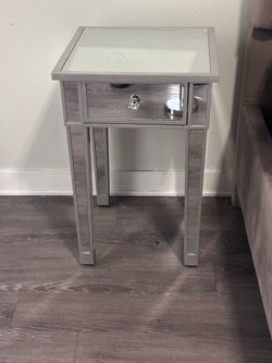 2 Mirrored Nightstands