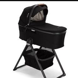 Numa Demi Grow  Bassinet And Stand 