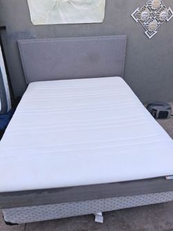 $280 cama tamaño queen usado muy limpia en buenas condiciones😃 !!