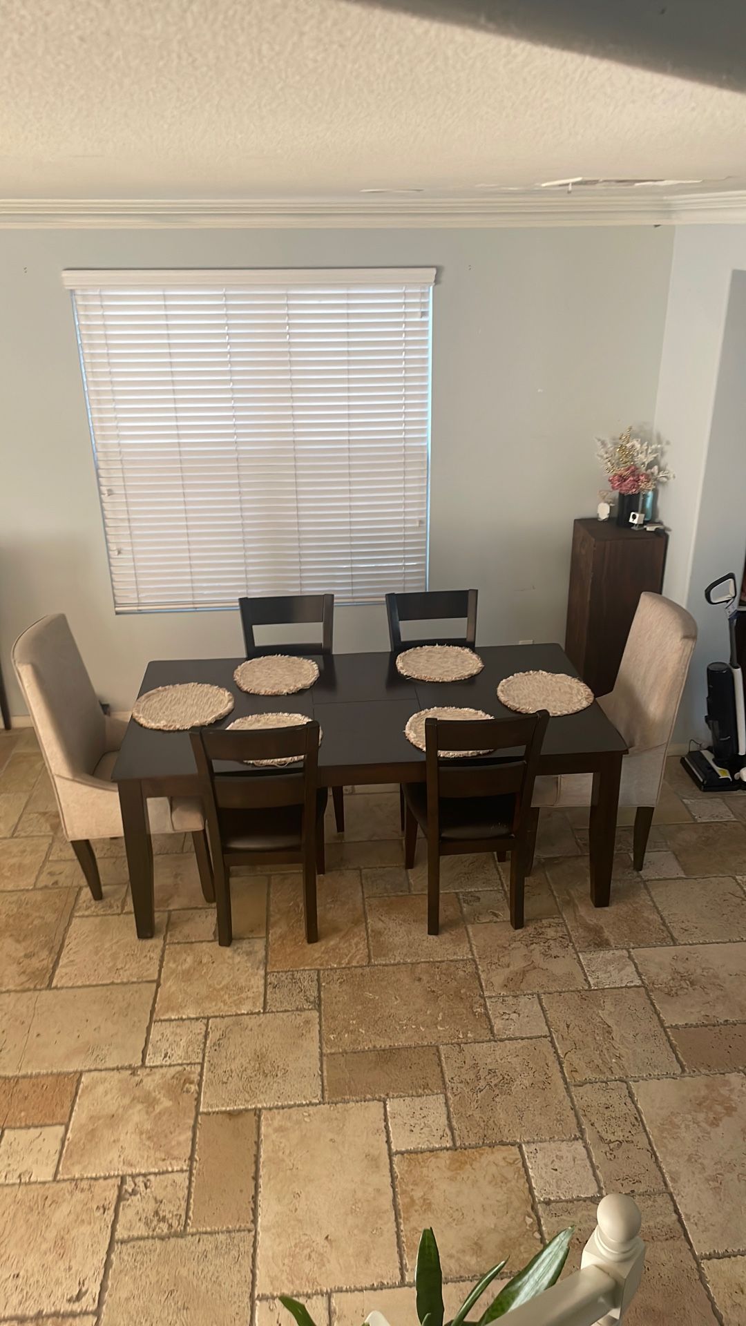 Table & Chairs