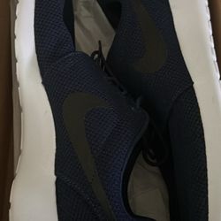 Nike Size 11 Brand NEWWW WITH BOX I DON’T FIT IT GOT IT AS A GIFT