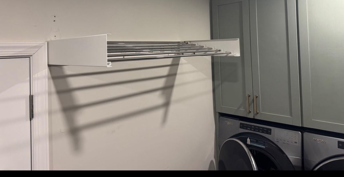 Wall-Mounted Folding Clothes Drying Rack – 40’’ White, Space-Saving & Retractable – Brand New!