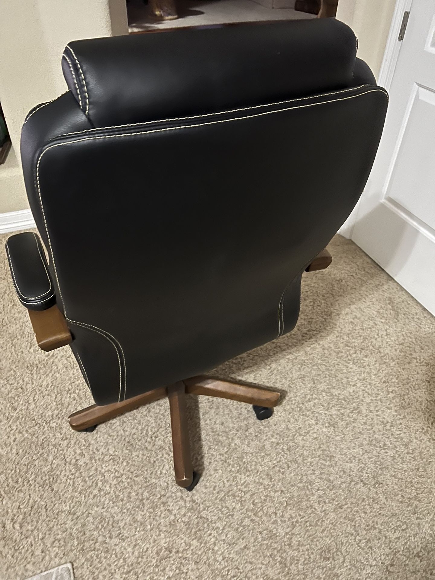 Great Looking Office Chair