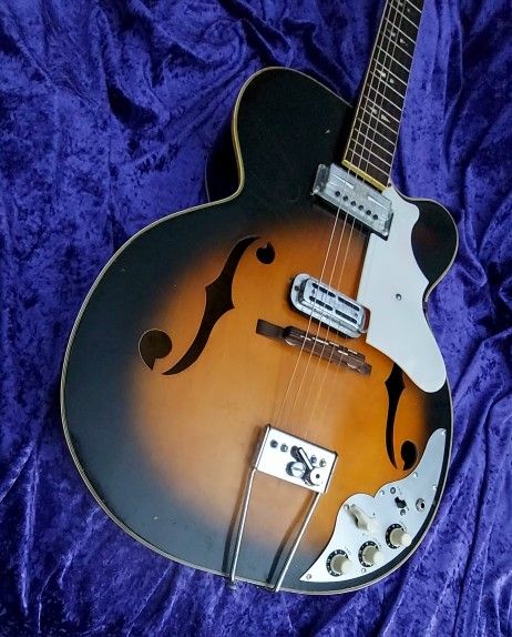 Hollowbody Electric Guitar !! $500 Or Best Offer !!