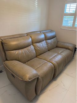Baer Genuine Leather Triple Power Reclining Sofa with USB – Excellent Condition