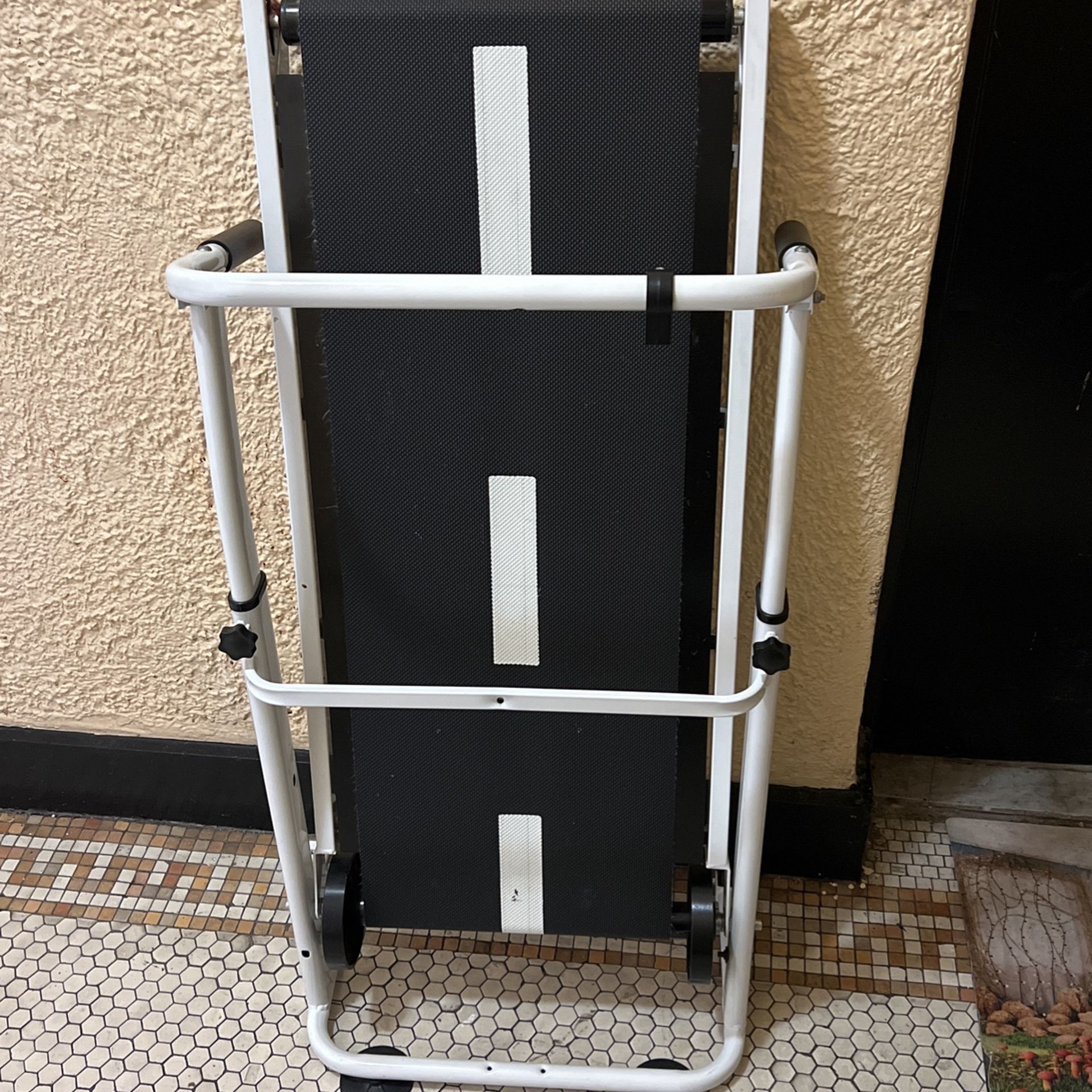 mini treadmill with incline