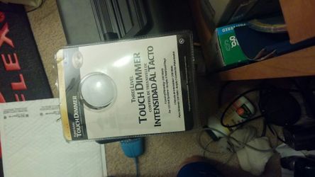 Hunter Douglas under cabinet dimmer