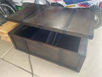 Montana brown storage coffee table trunk