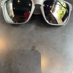 OAKLEY HOLBROOK XL MEN'S SUNGLASSES - MATTE BLACK/PRIZM BLACK POLARIZED