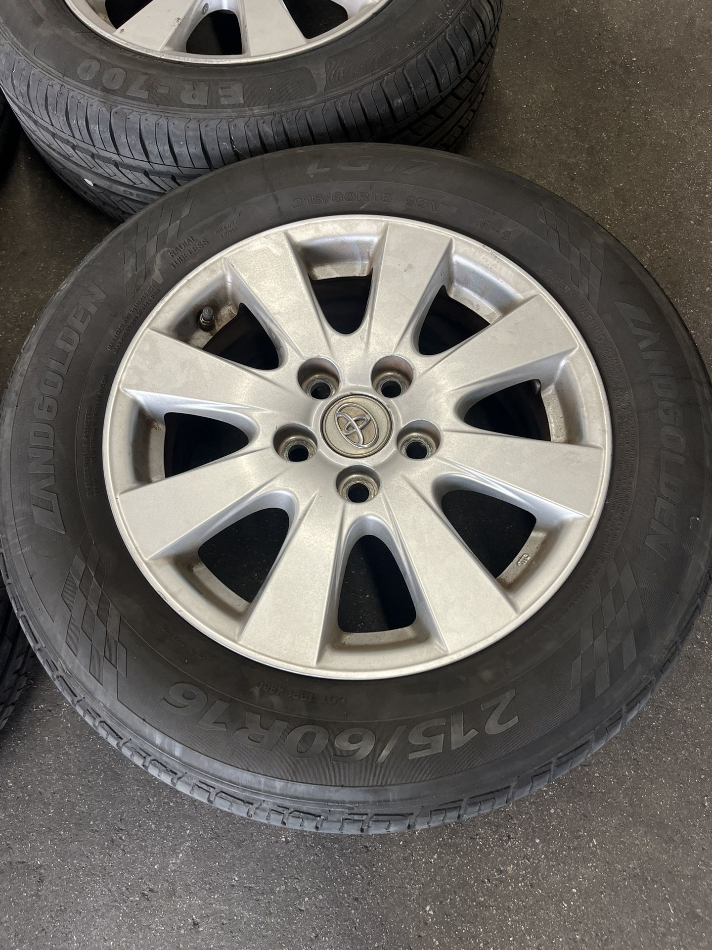 2007 Toyota Camry Wheels With Tires