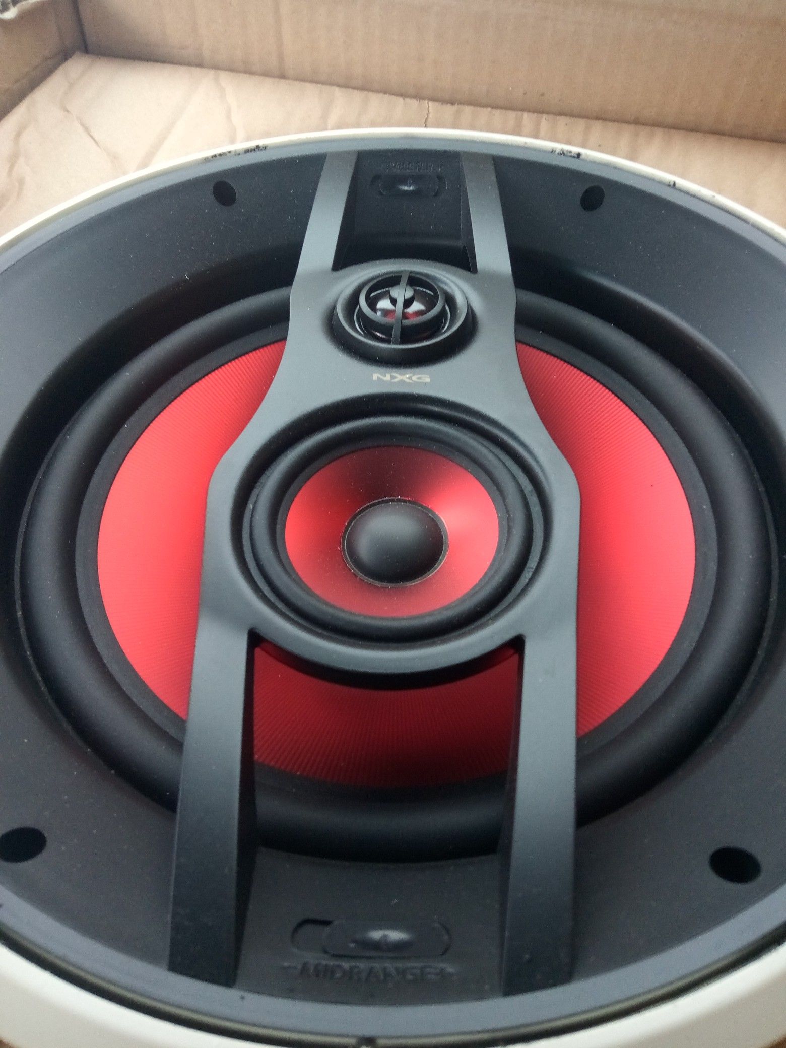 Tweeter/subwoofer for home entertainment