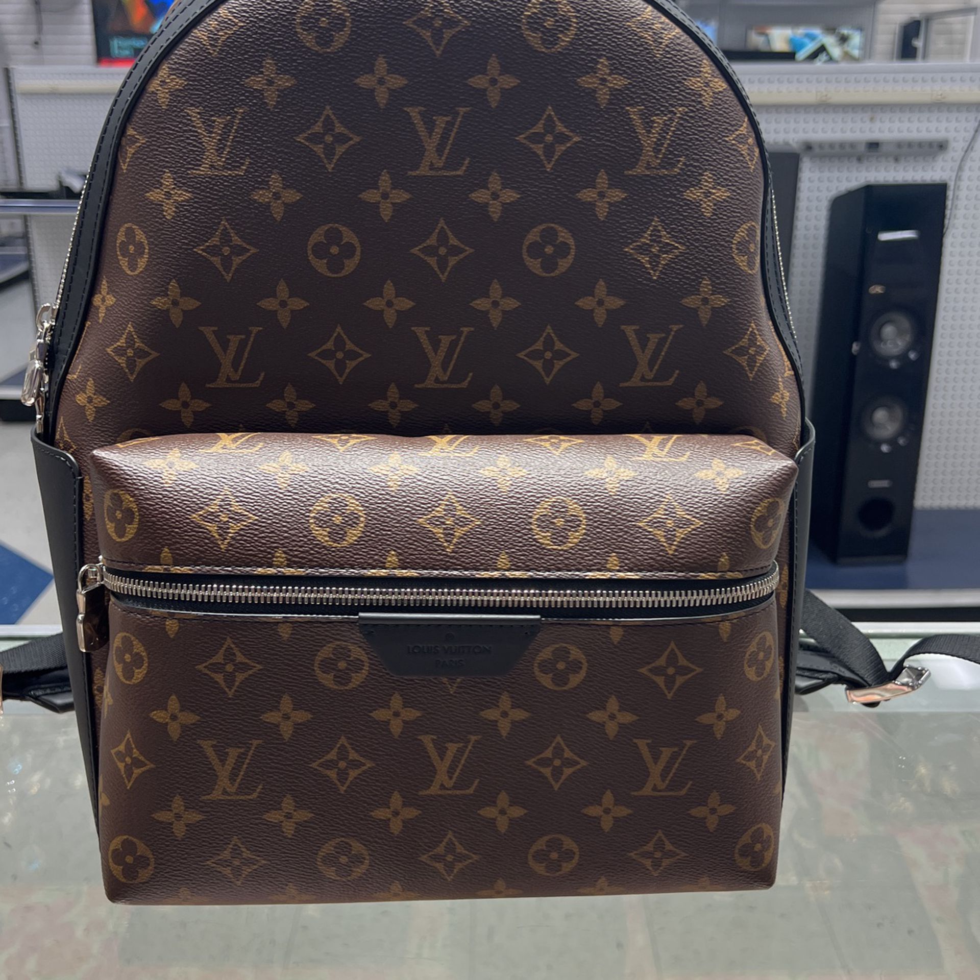Louis Vuitton Discover Backpack 