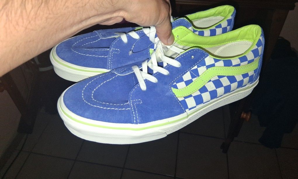 vans size 10.5 shoes 40 dollar each