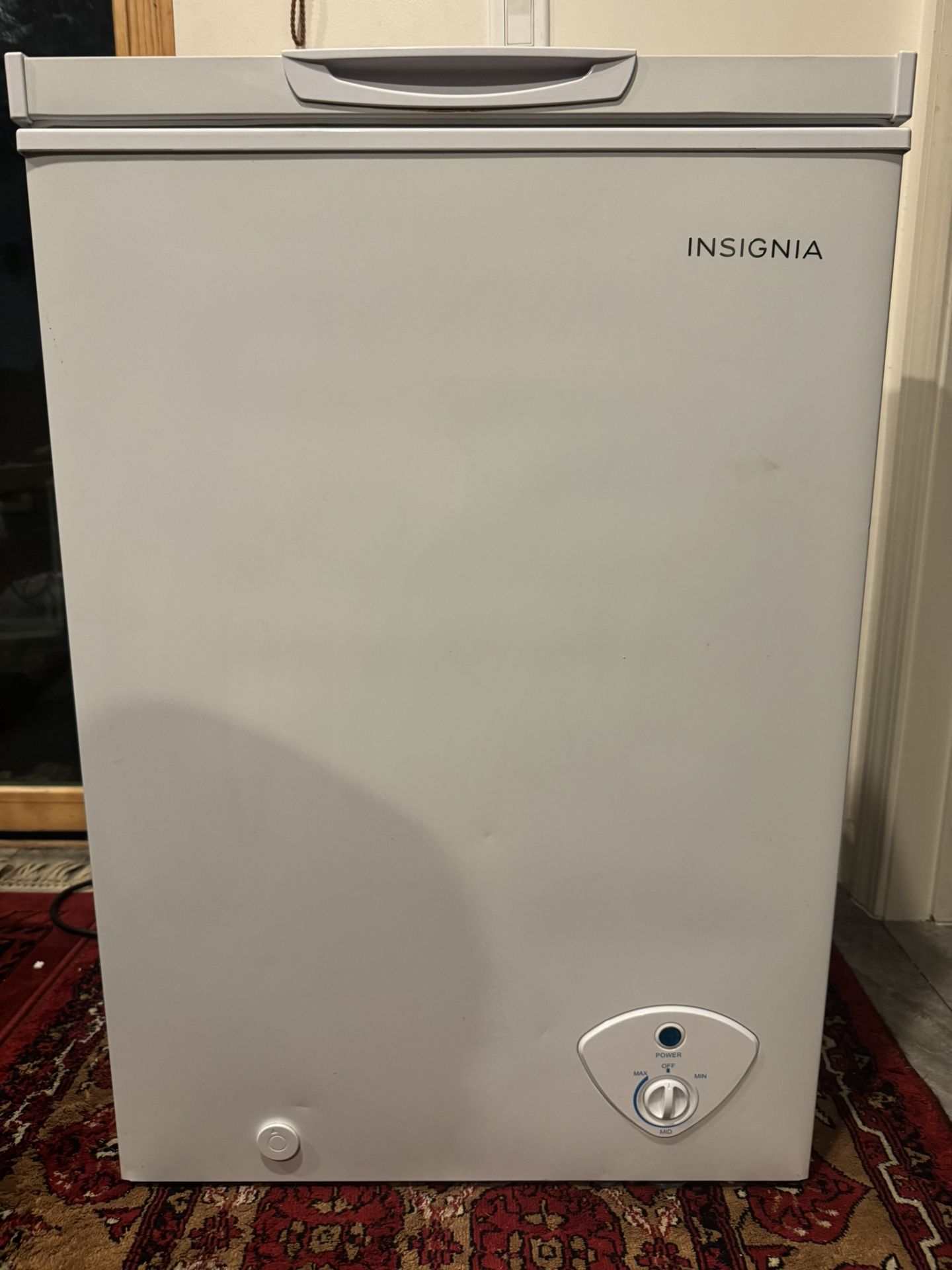 Insignia™ - 3.5 Cu. Ft. Chest Freezer - White