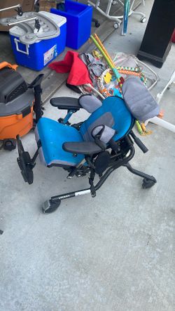 SPECIAL NEEDS RISING MOBILITY CHAIR