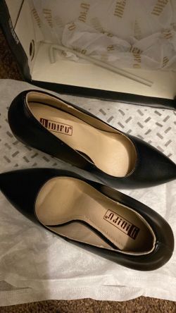 Black high heels  like new, worn twice  size 5.5