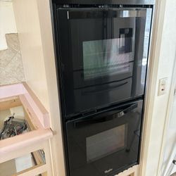 Double Oven Works Perfectly, Clean