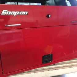 SNAP ON ROAD CHEST ($$ OBO)