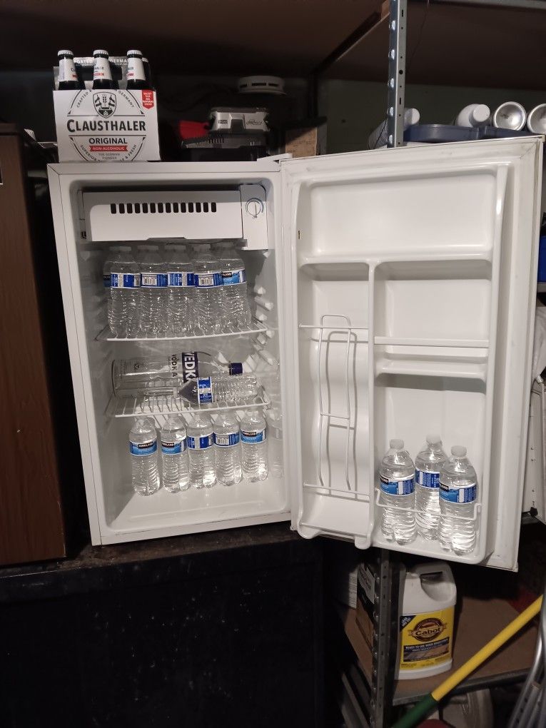 Kenmore Mini Fridge